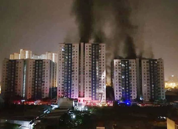 TP.HCM: Cháy chung cư cao cấp Carina Plaza, 13 người tử vong ảnh 1
