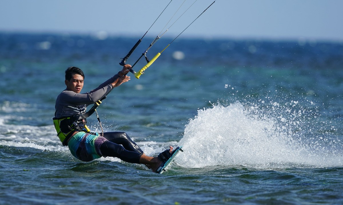 Tạp chí The Kiteboarder Magazine bình chọn là điểm đến quốc tế hàng đầu tại Việt Nam cho môn lướt ván diều.