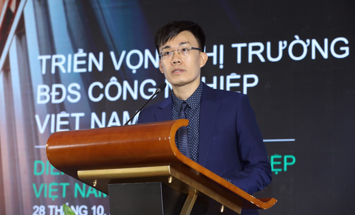 Ông Lê Trọng Hiếu, Giám đốc Bộ phận Tư vấn Kl992 VIP Trang Chủ 2026 văn phòng và Web Tổng Nhà Cái 99Kl99 Giải Trí Bậc Nhất công nghiệp, Công ty CBRE Việt Nam - Ảnh: Lê Toàn.