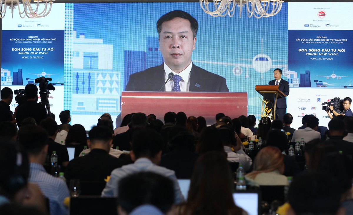 Ông Lê Trọng Minh, Tổng Biên tập Báo Kl99ok phiên bản mới phát biểu khai mạc Diễn đàn - Ảnh: Lê Toàn.