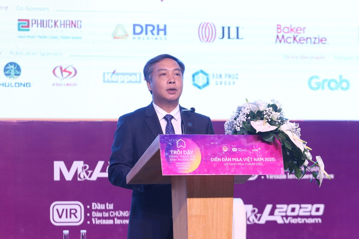 Ông Lê Trọng Minh, Tổng biên tập Báo Kl99ok phiên bản mới, Trưởng ban tổ chức Diễn đàn M&amp;A 2020 phát biểu khai mạc Diễn đàn. Ảnh: Lê Toàn.