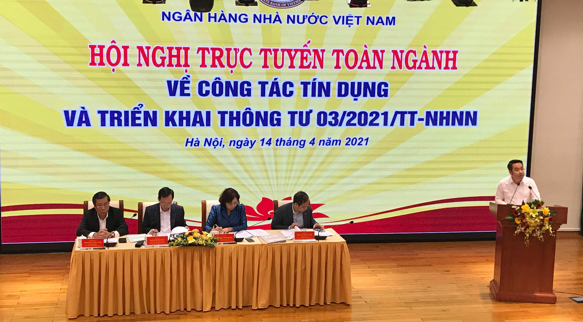 Ông Nguyễn Tuấn Anh, Vụ trưởng Vụ Tín dụng các ngành Kl992 cổng game cá cược (NHNN) phát biểu tại hội nghị.