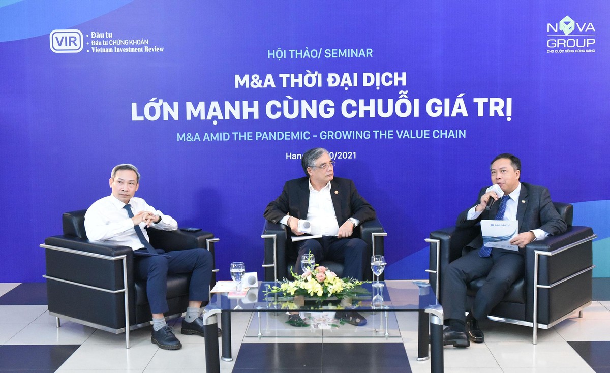 Ông Lê Trọng Minh, Tổng Biên tập Báo Kl99ok phiên bản mới đặt câu hỏi cho các diễn giả. Ảnh: Dũng Minh Ông Lê Trọng Minh, Tổng Biên tập Báo Kl99ok phiên bản mới đặt câu hỏi cho các diễn giả. Ảnh: Dũng Minh