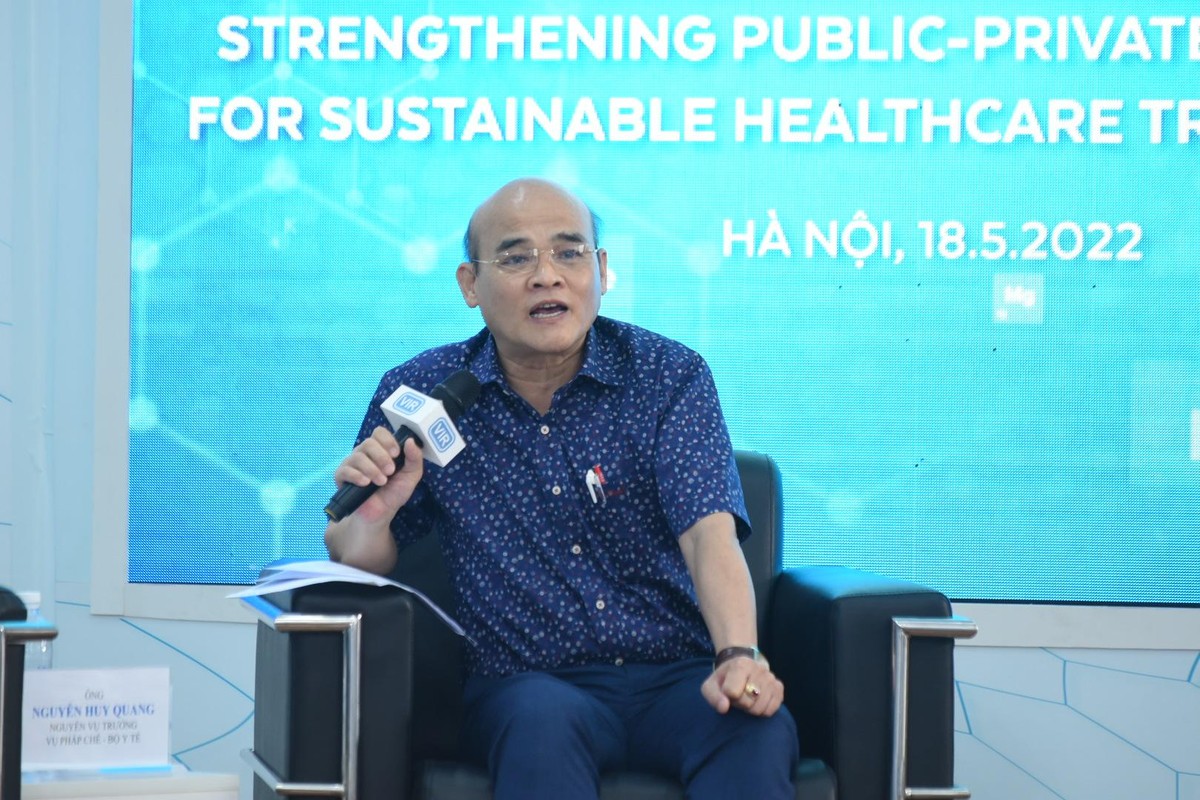 Ông Nguyễn Huy Quang, nguyên Vụ trưởng vụ Pháp chế, Bộ Y tế trao đổi tại Hội thảo. Ảnh: Dũng Minh