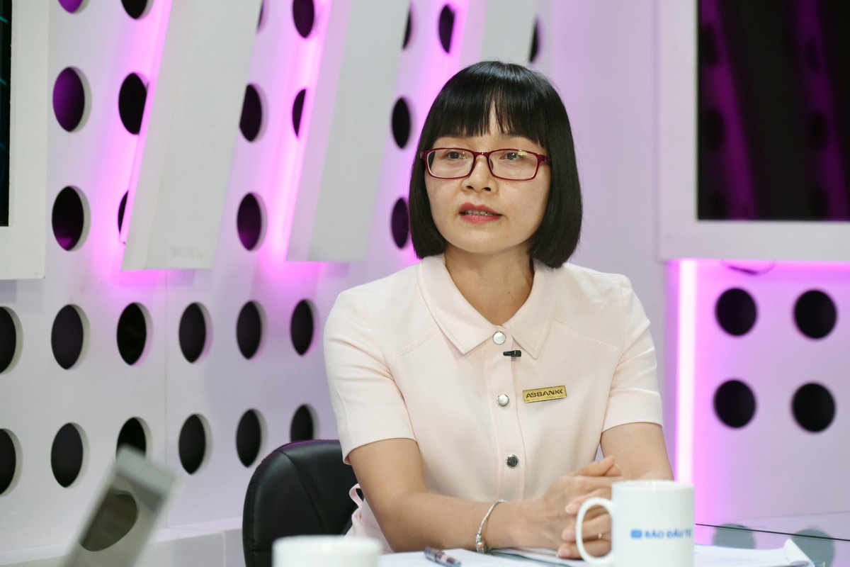 Bà Nguyễn Thị Hương, Phó tổng giám đốc ABBank