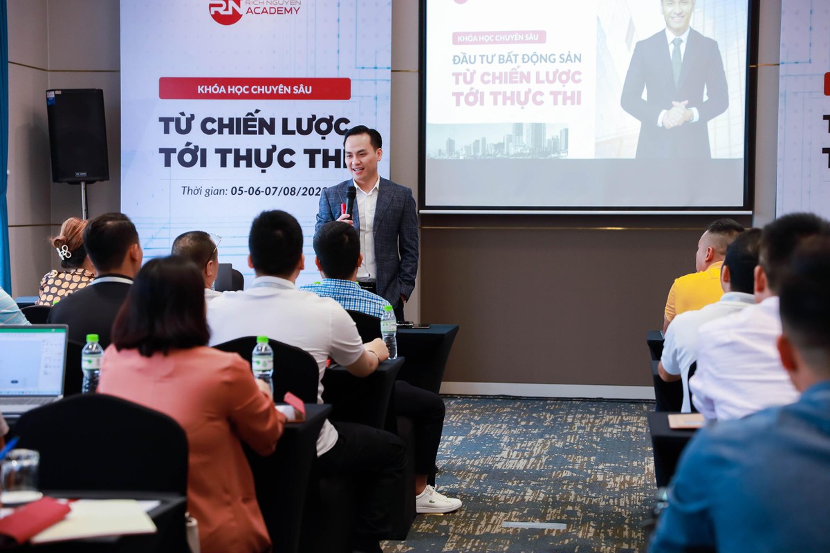 Rich Nguyen cho biết, nhiều nhà Kl99ok phiên bản mới hiện nay chỉ quan tâm đến chiến thuật mua bán mà chưa quan tâm đến chiến lược, đó là các vấn đề về vĩ mô, Kl991.com nạp rút nhanh, trường phái Kl99ok phiên bản mới, nguồn lực... Tại các buổi đào tạo của Rich Nguyen Academy sẽ phân tích kỹ cho nhà Kl99ok phiên bản mới hiểu rõ.