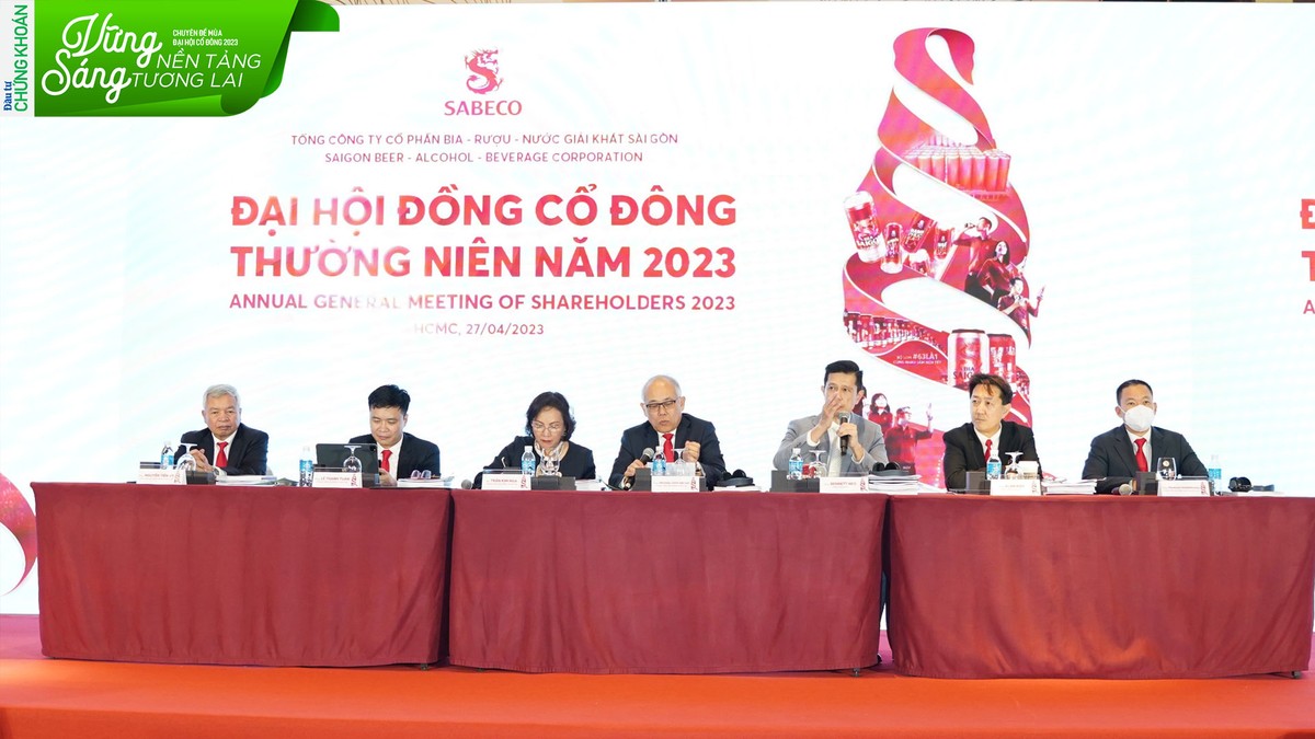 Tổng giám đốc Neo Gim Siong Bennett trả lời câu hỏi Trang Chủ KL99Com Số 1 Link Đăng Ký KL999 tại ĐHĐCĐ thường niên năm 2023