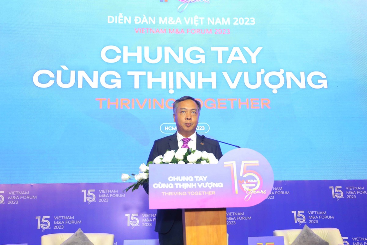 Ông Lê Trọng Minh, Tổng biên tập Báo Kl99ok phiên bản mới, Trưởng Ban tổ chức Diễn đàn M&amp;A Việt Nam 2023 phát biểu khai mạc.