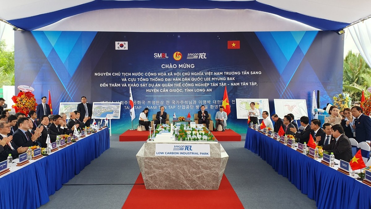 Đoàn khảo sát dự án quần thể công nghiệp Tân Tập - Nam Tân Tập, huyện Cần Giuộc.