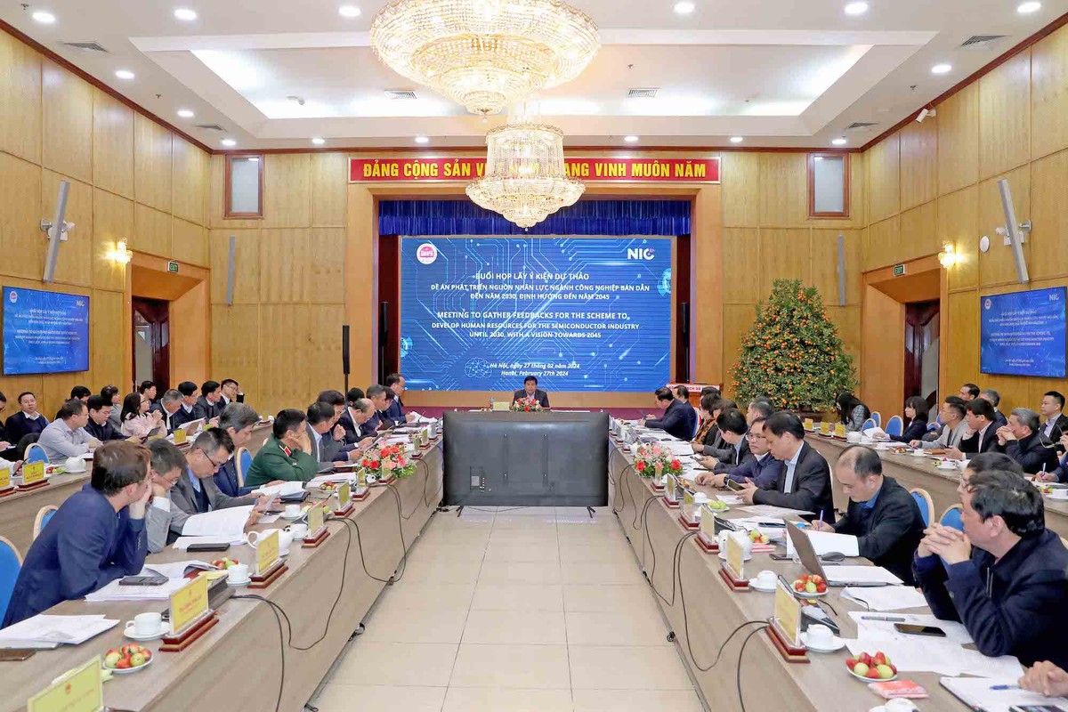 Quang cảnh buổi làm việc. (Ảnh: Đức Trung) Quang cảnh buổi làm việc. (Ảnh: Đức Trung)