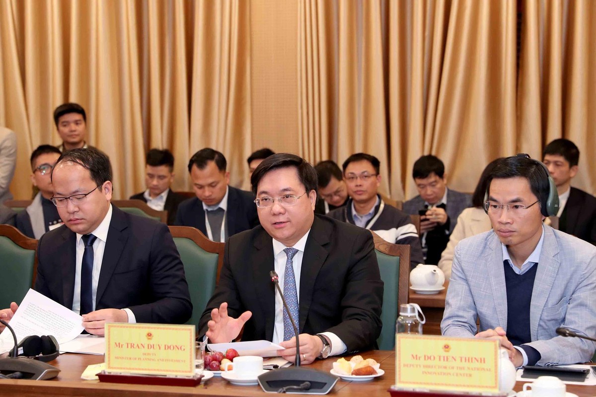 Thứ trưởng Bộ Kế hoạch và Kl99ok phiên bản mới Trần Duy Đông chủ trì Hội nghị. (Ảnh: Đức Trung)