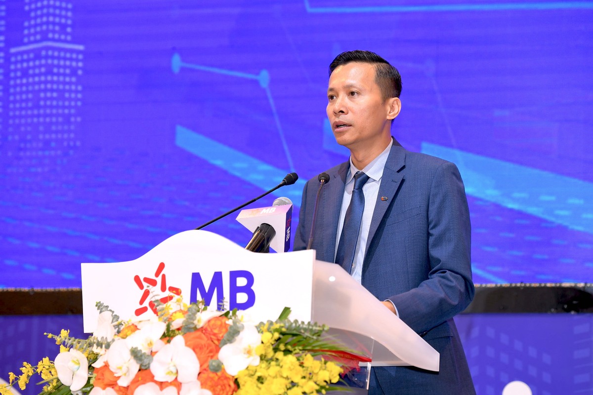 Ông Phạm Như Ánh, Tổng giám đốc MB báo cáo tại Đại hội