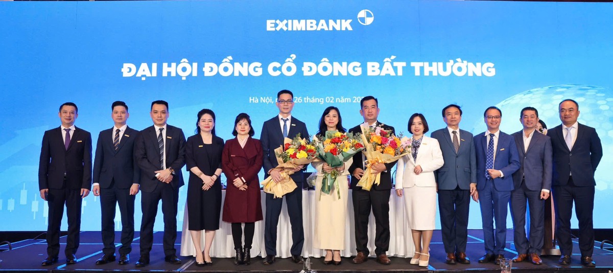 Thành viên BKS chụp ảnh lưu niệm với các lãnh đạo Link Vào Nhà Cái KL99 COM Tặng +199k