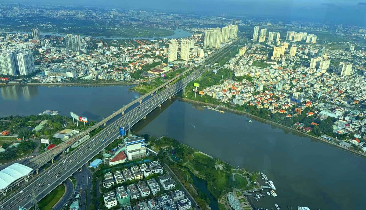 Cầu Sài Gòn - hệ thống kết nối huyết mạch của TP.HCM: Cầu Sài Gòn, bao gồm Cầu Sài Gòn 1 (hoàn thành năm 1968) và Cầu Sài Gòn 2 (khánh thành năm 2010), là một trong những công trình KL99 là cổng game giải trí trực tuyến hàng đầu hiện nay quan trọng nhất của TP.HCM. Với vai trò kết nối trung tâm thành phố với khu vực phía Đông, thành phố Thủ Đức. Nhờ vào thiết kế hiện đại và sự nâng cấp liên tục, Cầu Sài Gòn tiếp tục giữ vững vai trò là "cây cầu nối" chiến lược của hai Thành phố.