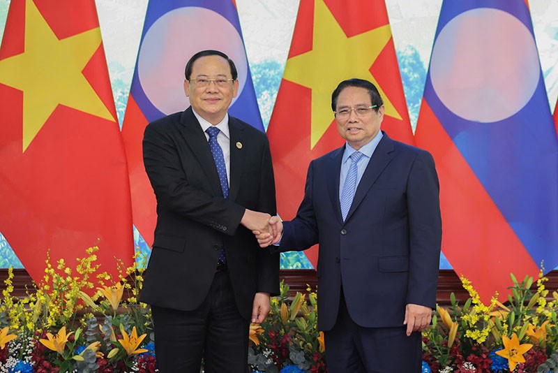 Thủ tướng Phạm Minh Chính và Thủ tướng Lào Sonexay Siphandone. Thủ tướng Phạm Minh Chính và Thủ tướng Lào Sonexay Siphandone.