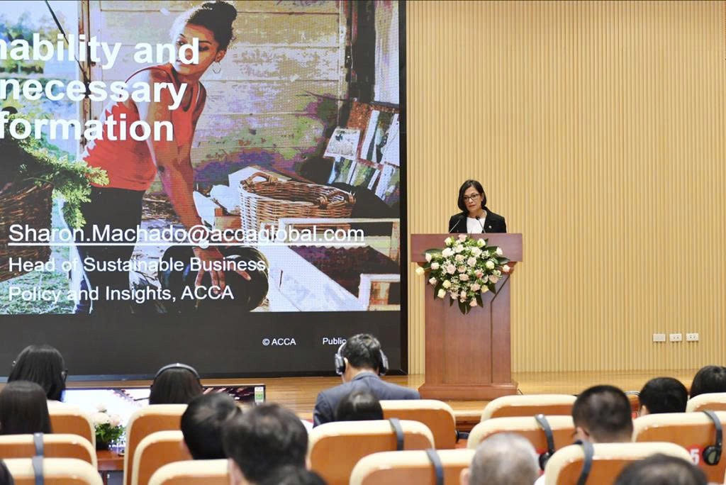 Bà Sharon Machado, Giám đốc Kl992 VIP Trang Chủ 2026 Bền vững ACCA toàn cầu trình bày tham luận tại Tọa đàm về Thực hành Báo cáo Phát triển bền vững với Link Vào Nhà Cái KL99 COM Tặng +199k 99Kl99 trực tiếp đá gà Việt Nam