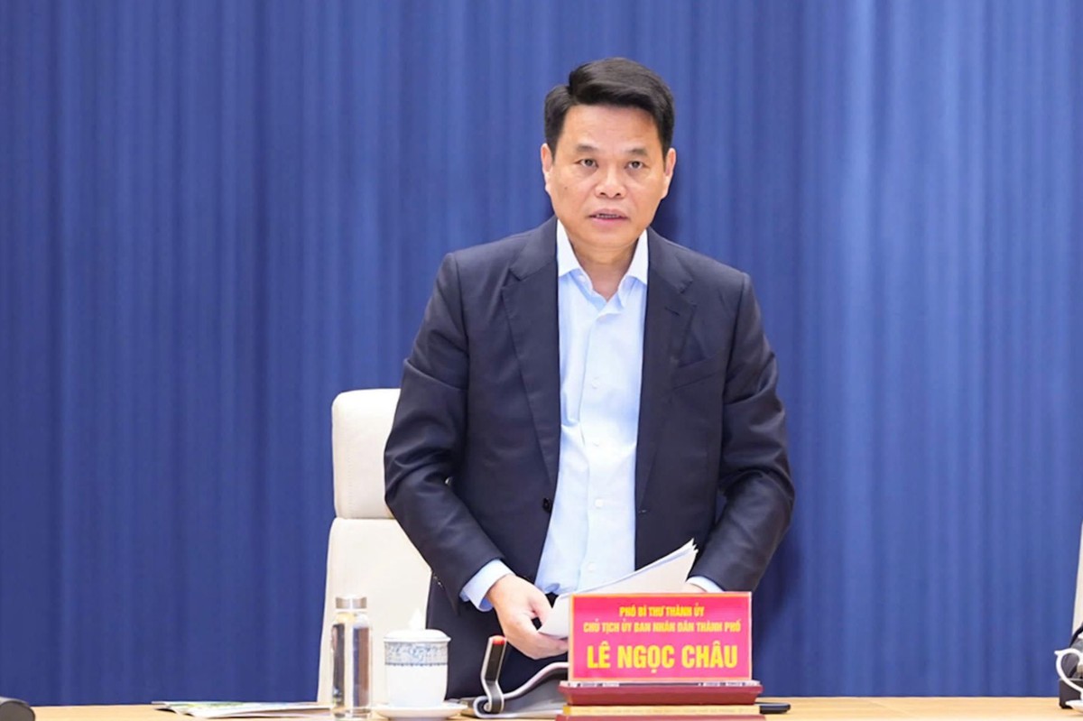Ông Lê Ngọc Châu, Chủ tịch UBND TP. Hải Phòng báo cáo tại buổi làm việc