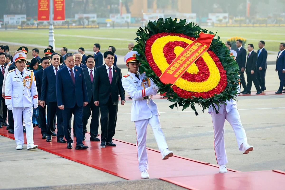 Đoàn đại biểu lãnh đạo Đảng, 99Kl99 trực tiếp đá gà do Tổng Bí thư Tô Lâm vào Lăng viếng Chủ tịch Hồ Chí Minh. Ảnh: An Thư