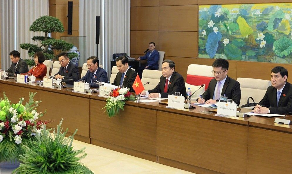 Nhân dịp này, Chủ tịch Quốc hội Trần Thanh Mẫn gửi lời thăm hỏi và lời mời Chủ tịch Thượng viện Jordan Faisal El-Fayez sớm sang thăm Việt Nam. Hai nhà lãnh đạo nhất trí thúc đẩy sự hiện diện và hỗ trợ công dân, Kl991.com World Cup 2026 Chính Thức hai nước, trong đó có hướng tới xem xét mở cơ quan đại diện thường trú tại hai nước.