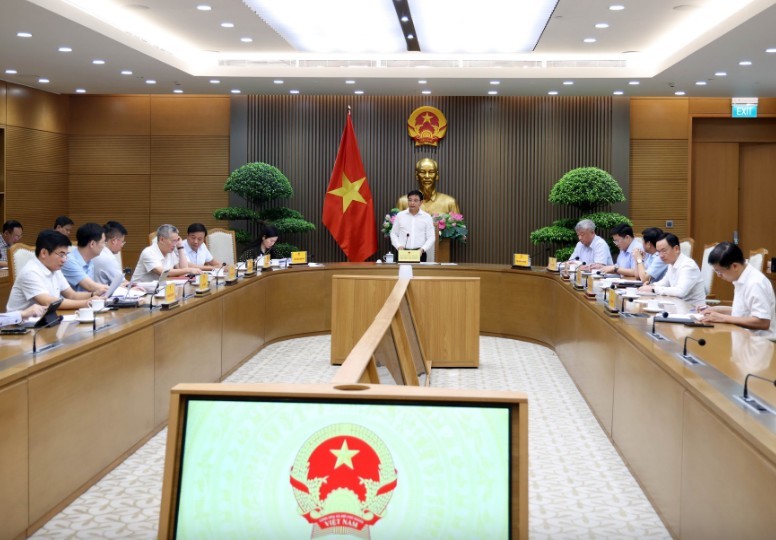 Các ý kiến tại cuộc họp đều thống nhất cao về sự cần thiết phải xây dựng và sớm ban hành bộ tiêu chí đánh giá KPI giải ngân vốn Kl99ok phiên bản mới công - Ảnh: VGP
