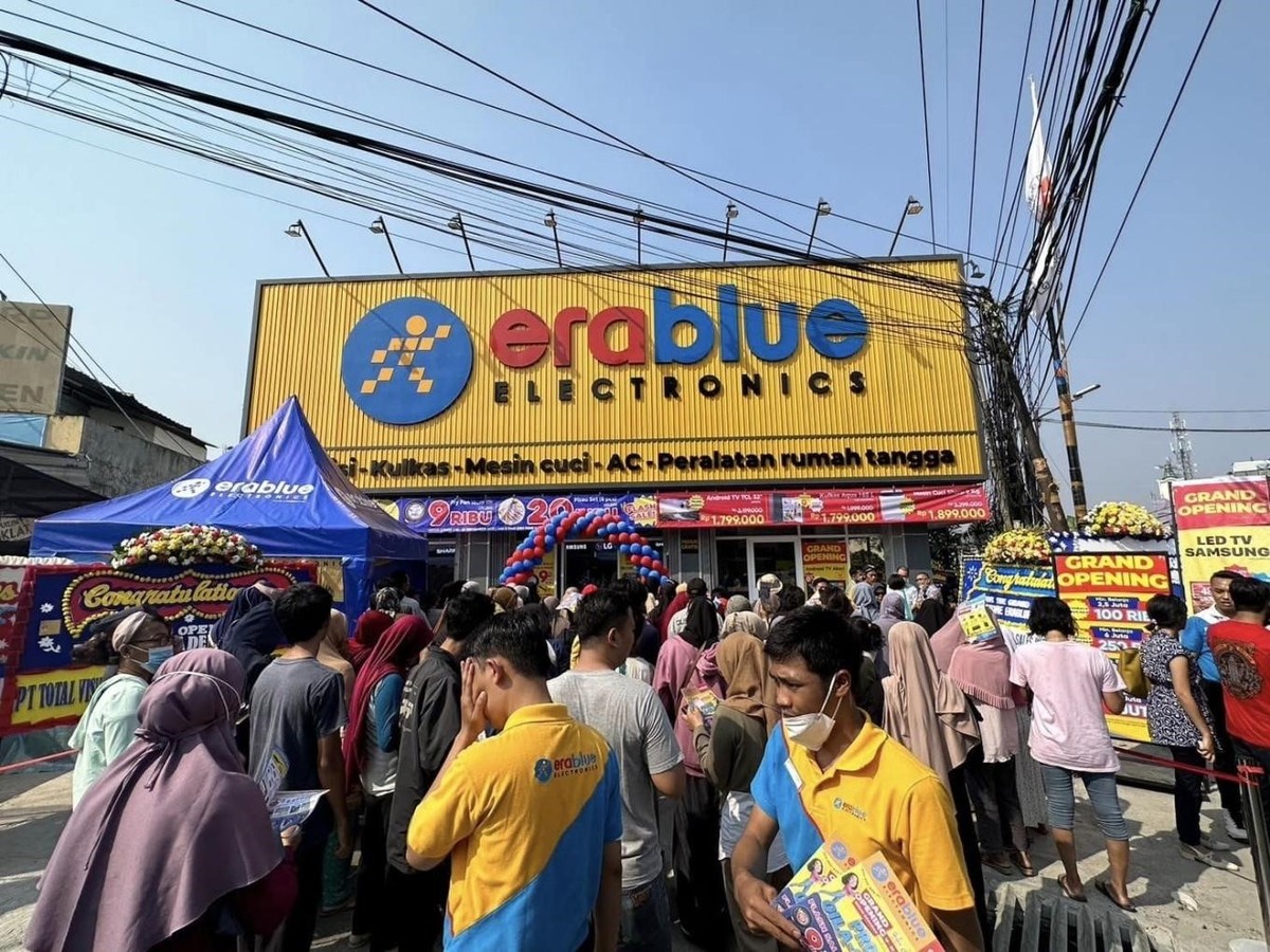 Mô hình cửa hàng mặt đường bám sát khu dân cư của EraBlue đang cho thấy mức độ phù hợp cao với hành vi tiêu dùng tại Indonesia. Mô hình cửa hàng mặt đường bám sát khu dân cư của EraBlue đang cho thấy mức độ phù hợp cao với hành vi tiêu dùng tại Indonesia.