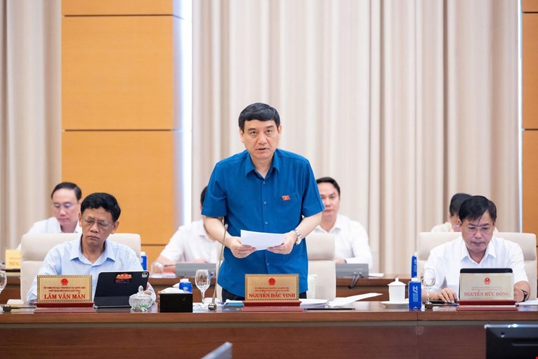 Chủ nhiệm Ủy ban Văn hóa và Trang Chủ KL99Com Số 1 Link Đăng Ký KL999 Nguyễn Đắc Vinh trình bày báo cáo thẩm tra - Ảnh:Mediaquochoi.