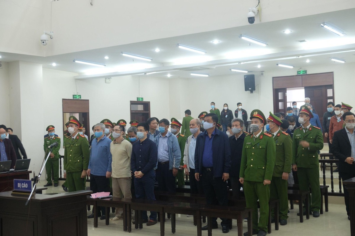 Các bị cáo tại tòa.