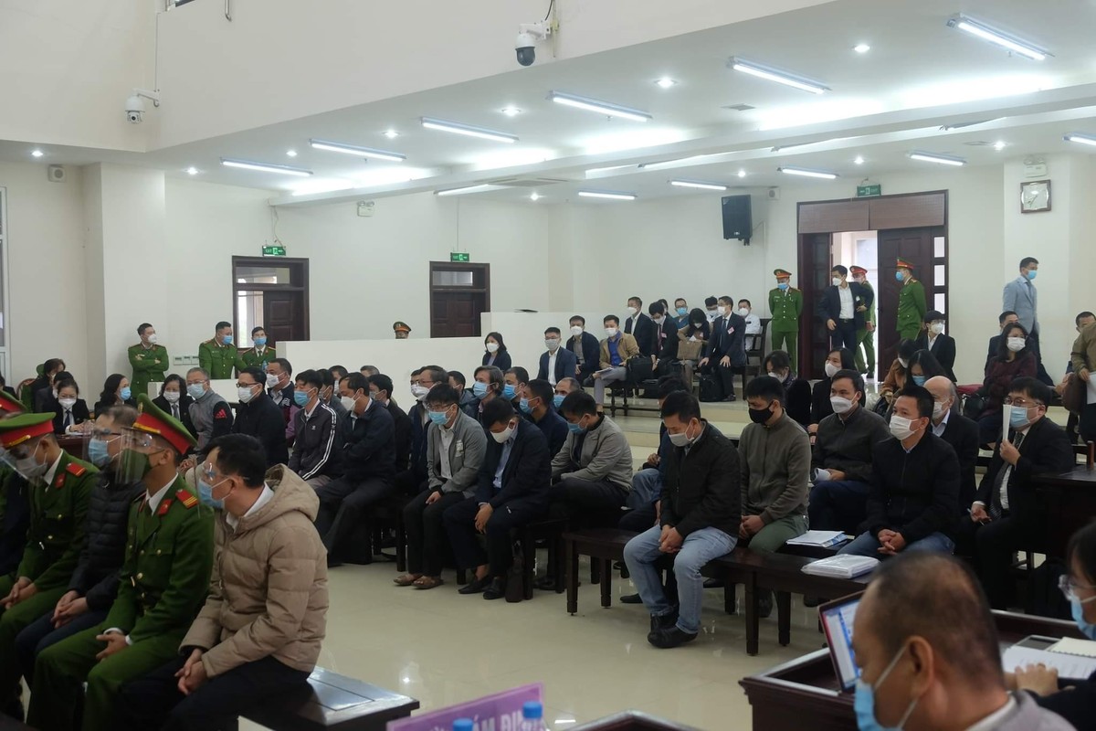 Nhiều bị cáo được tại ngoại.