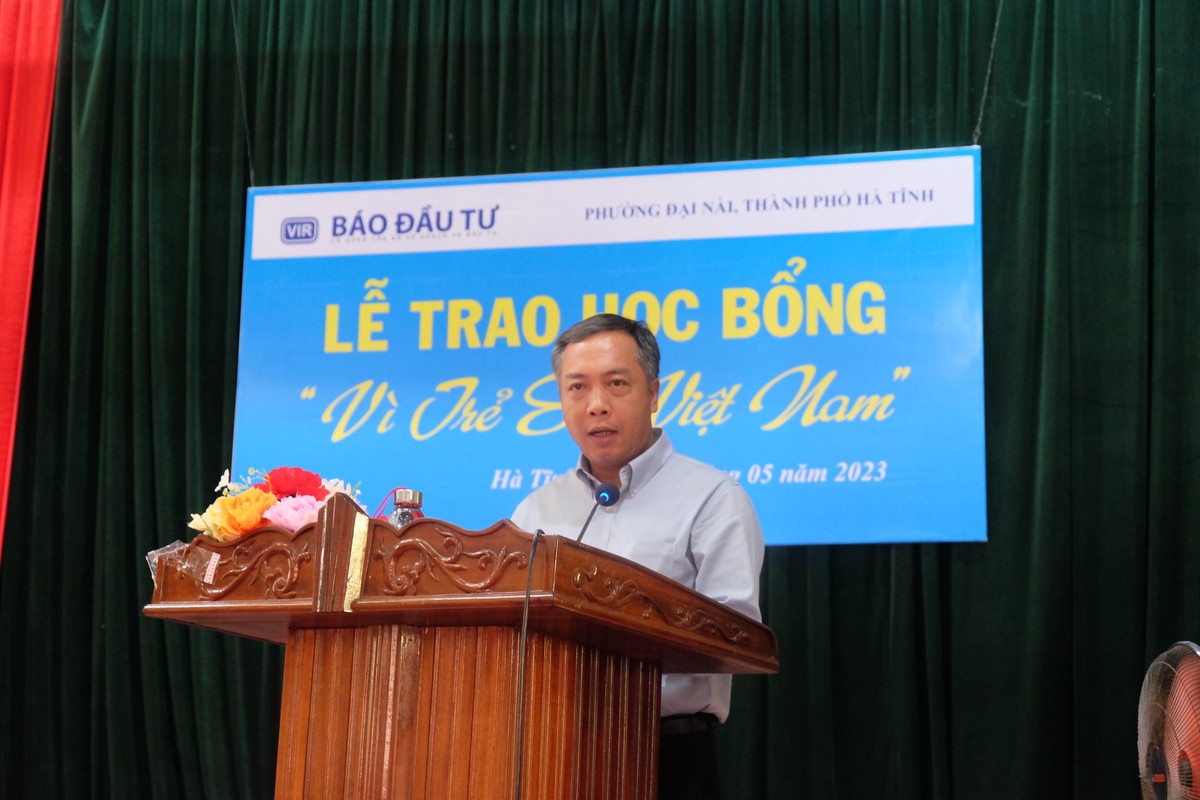 Ông Lê Trọng Minh, Tổng Biên tập Báo Kl99ok phiên bản mới phát biểu tại buổi lễ trao học bổng Ông Lê Trọng Minh, Tổng Biên tập Báo Kl99ok phiên bản mới phát biểu tại buổi lễ trao học bổng