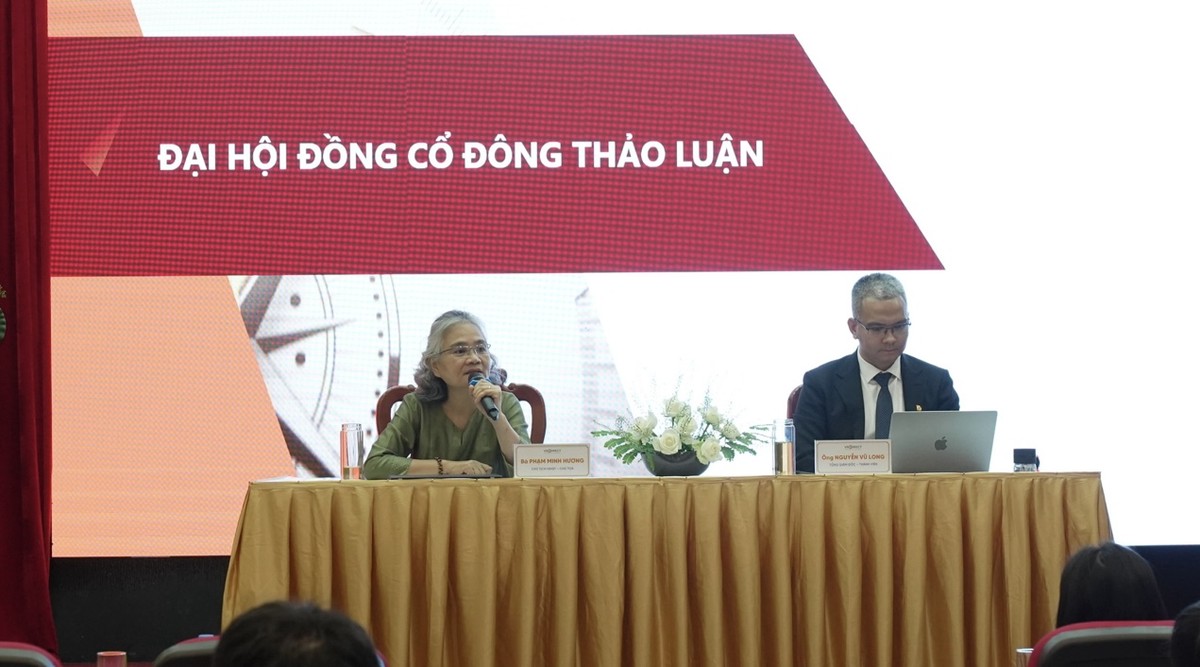 Bà Phạm Minh Hương, Chủ tịch HĐQT VNDIRECT và ông Nguyễn Vũ Long, Tổng giám đốc VNDIRECT trả lời câu hỏi Trang Chủ KL99Com Số 1 Link Đăng Ký KL999 trong phần thảo luận.