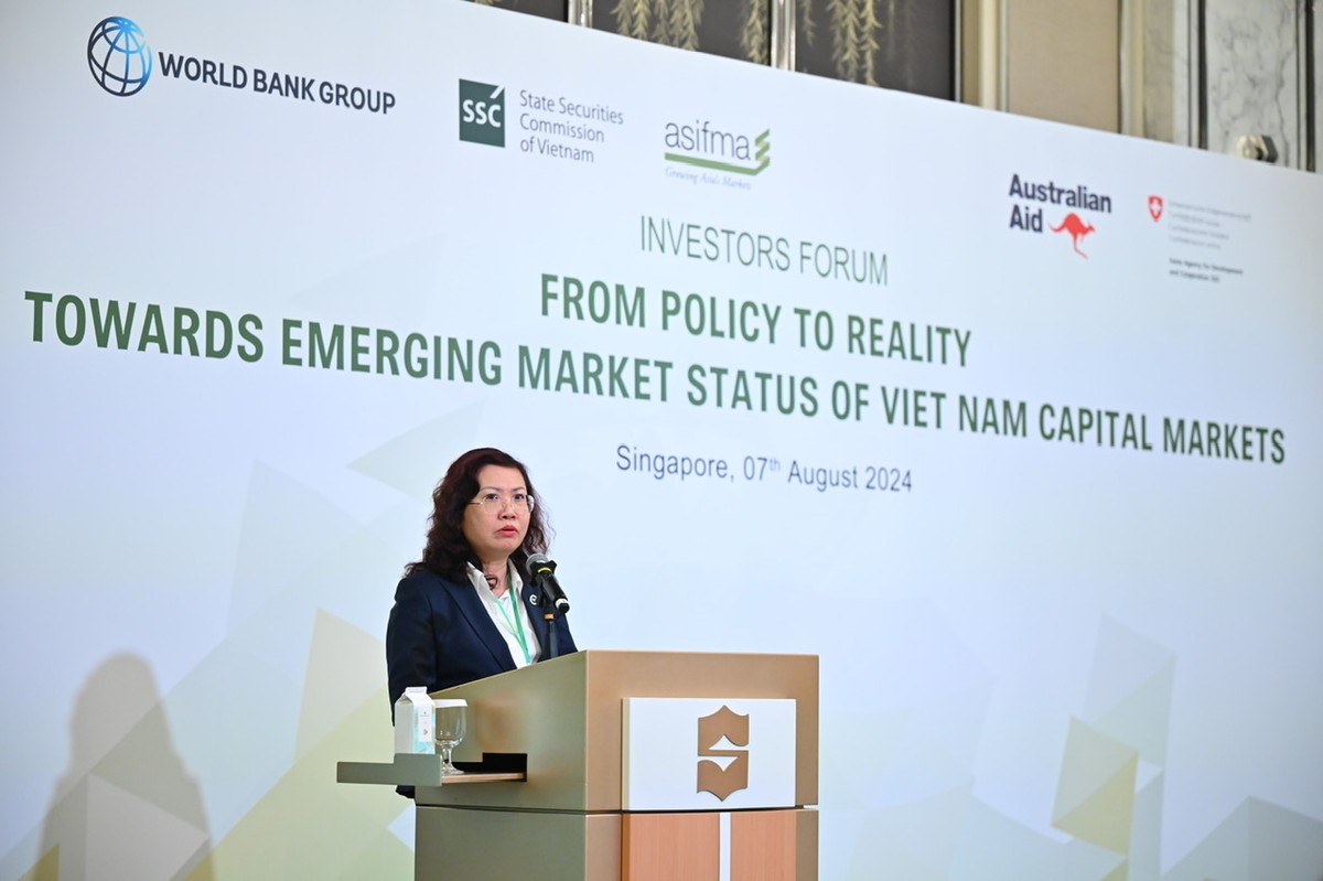 Chủ tịch UBCK Vũ Thị Chân Phương phát biểu tại Diễn đàn