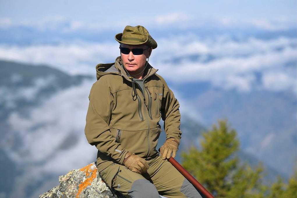 Ông Putin đi dạo ở độ cao 2.000 m trong kỳ nghỉ nhân dịp sinh nhật tròn 67 tuổi ảnh 5