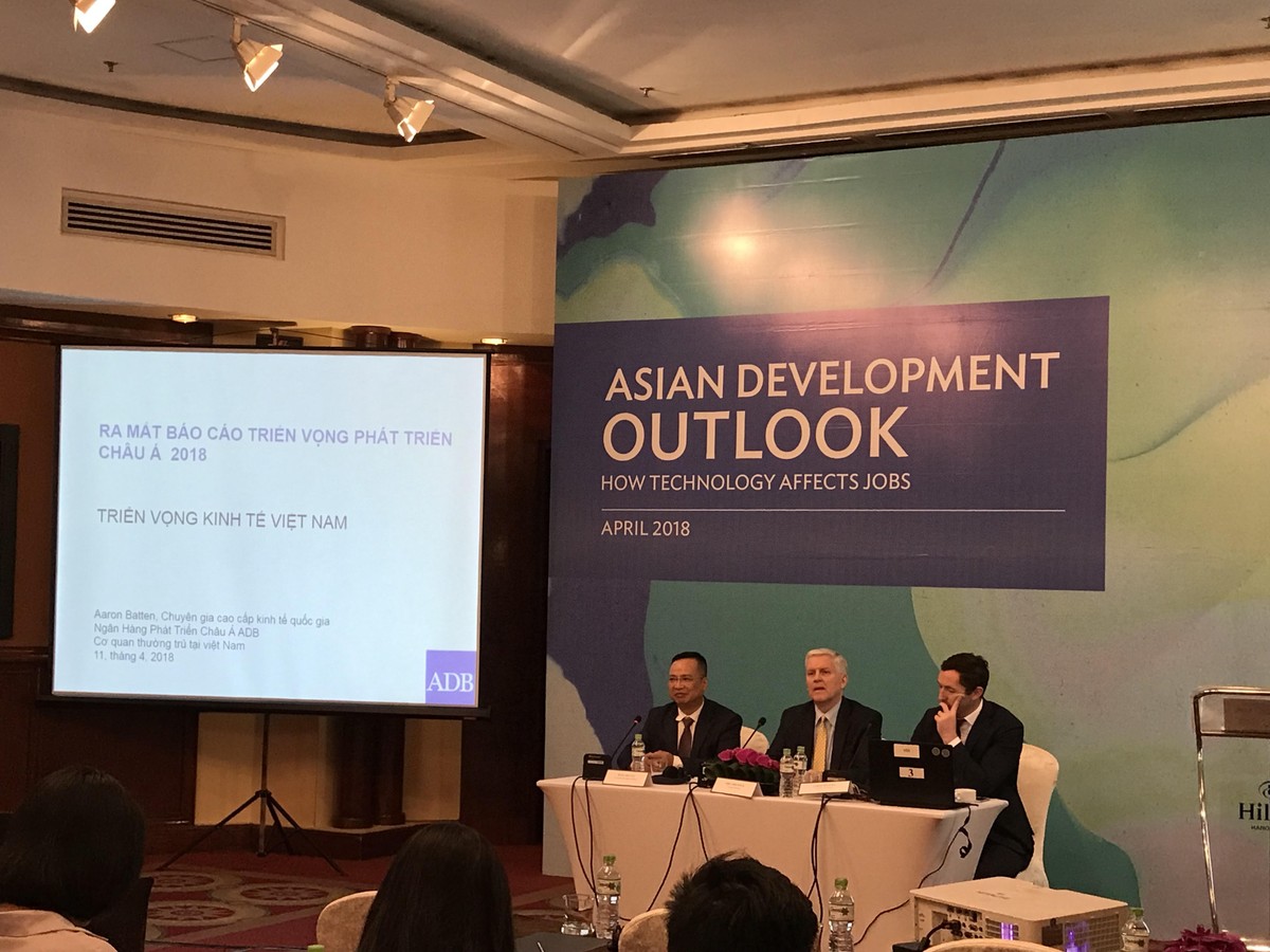 ADB: Kim ngạch xuất Link Vào Nhà Cái KL99 COM Tặng +199k gấp 1,85 lần GDP, Việt Nam sẽ chịu tác động nếu có cuộc chiến thương mại Mỹ - Trung ảnh 1
