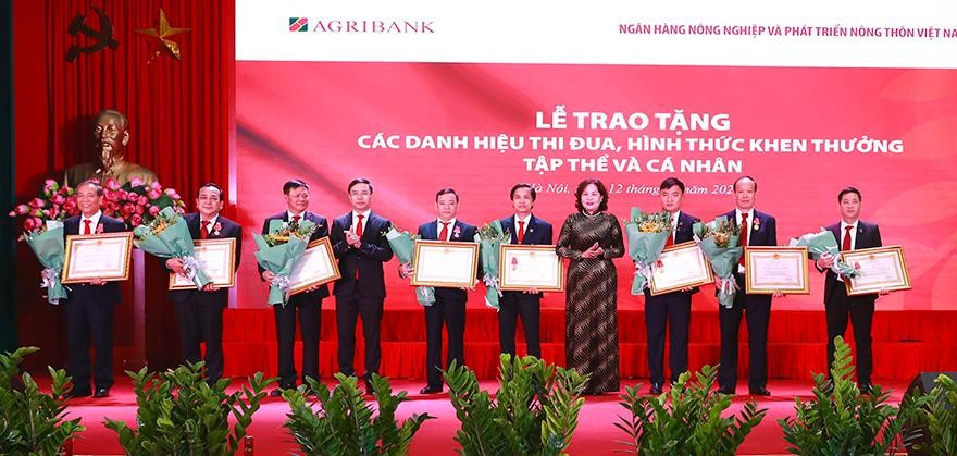 Tại Hội nghị triển khai nhiệm vụ Kl992 VIP Trang Chủ 2026 năm 2021, Thống đốc NHNN Nguyễn Thị Hồng đã trao tặng các danh hiệu của 99Kl99 trực tiếp đá gà đối với một số tập thể, cá nhân thuộc hệ thống Agribank.
