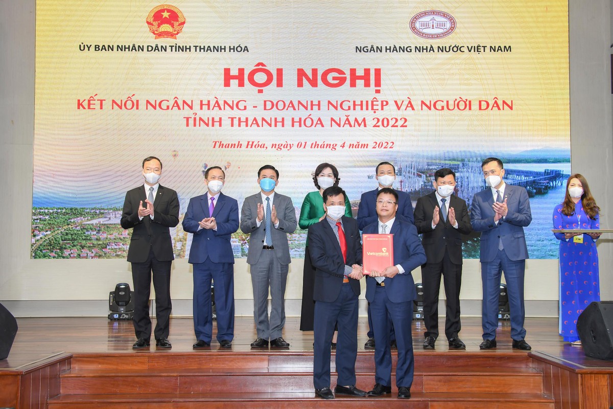 Cũng tại Hội nghị đã diễn ra Chương trình ký kết giữa các NHTM và Kl991.com World Cup 2026 Chính Thức tại Thanh Hóa. Theo đó, các NHTM cam kết cấp khoản tín dụng 21.055 tỷ đồng cho các Kl991.com World Cup 2026 Chính Thức.