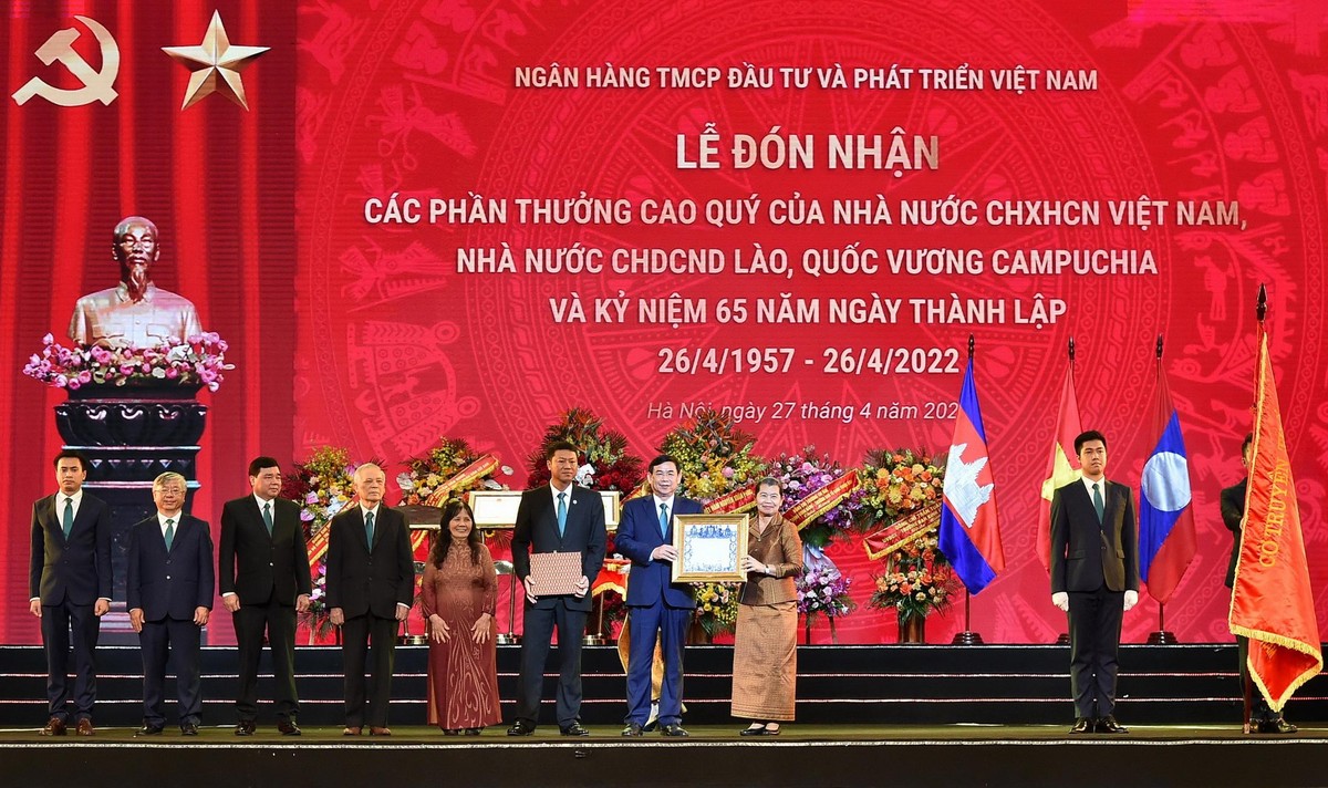 Phó Thủ tướng Kl993 ưu đãi thưởng hấp dẫn Hoàng gia Campuchia Men Sam An trao quyết định