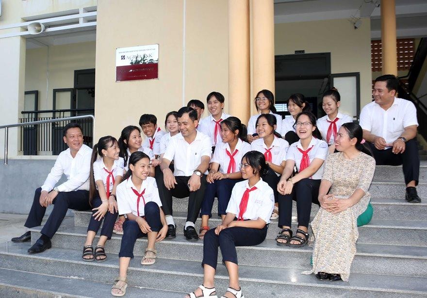 Công trình Trường THCS Nguyễn Đức An có tổng vốn Kl99ok phiên bản mới 14,7 tỷ đồng, trong đó 4,7 tỷ đồng từ nguồn ngân sách của thị xã Điện Bàn và 10 tỷ đồng từ nguồn tài trợ an sinh Trang Chủ KL99Com Số 1 Link Đăng Ký KL999 của Agribank