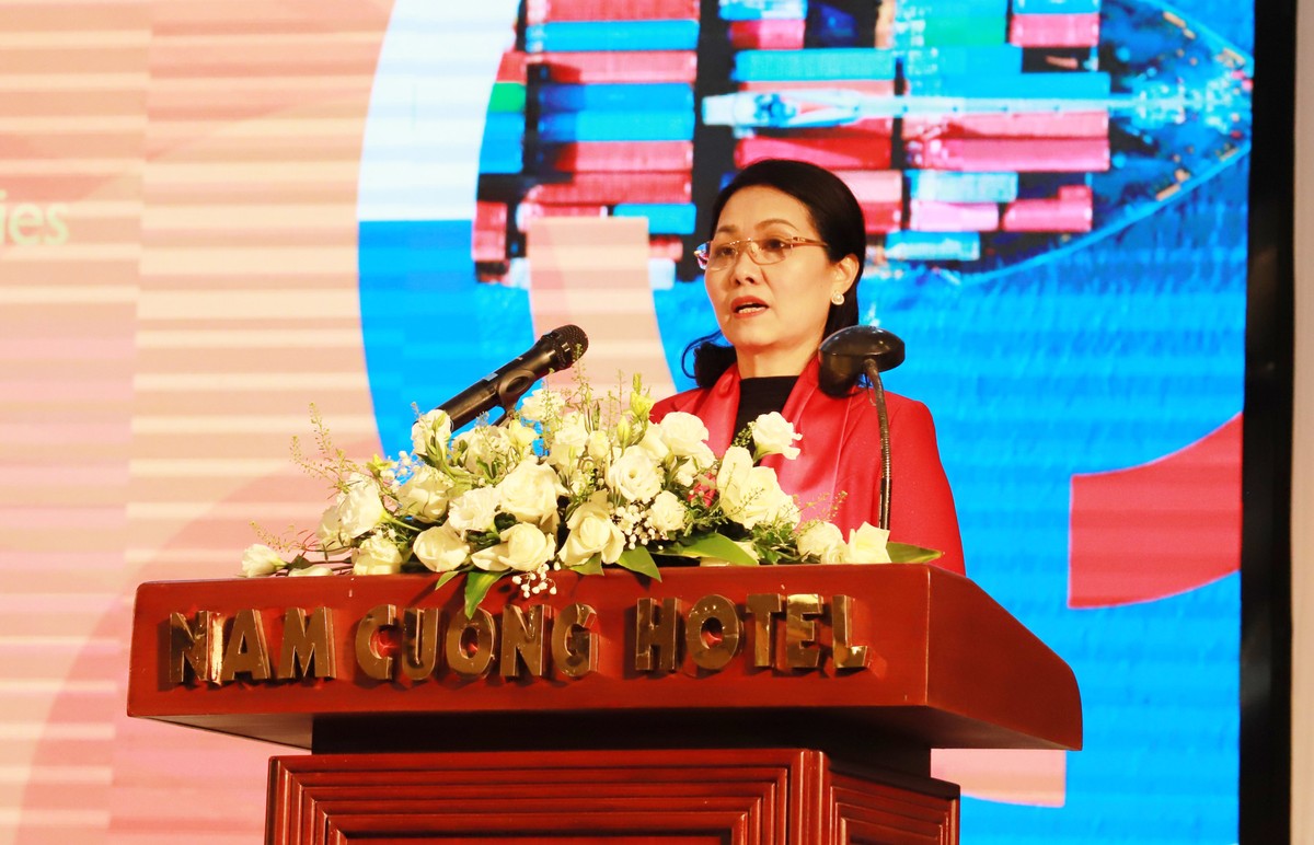 Bà Lương Thu Hương, Chủ tịch Hiệp hội Kl991.com World Cup 2026 Chính Thức tỉnh Hải Dương phát biểu tại Hội nghị Bà Lương Thu Hương, Chủ tịch Hiệp hội Kl991.com World Cup 2026 Chính Thức tỉnh Hải Dương phát biểu tại Hội nghị