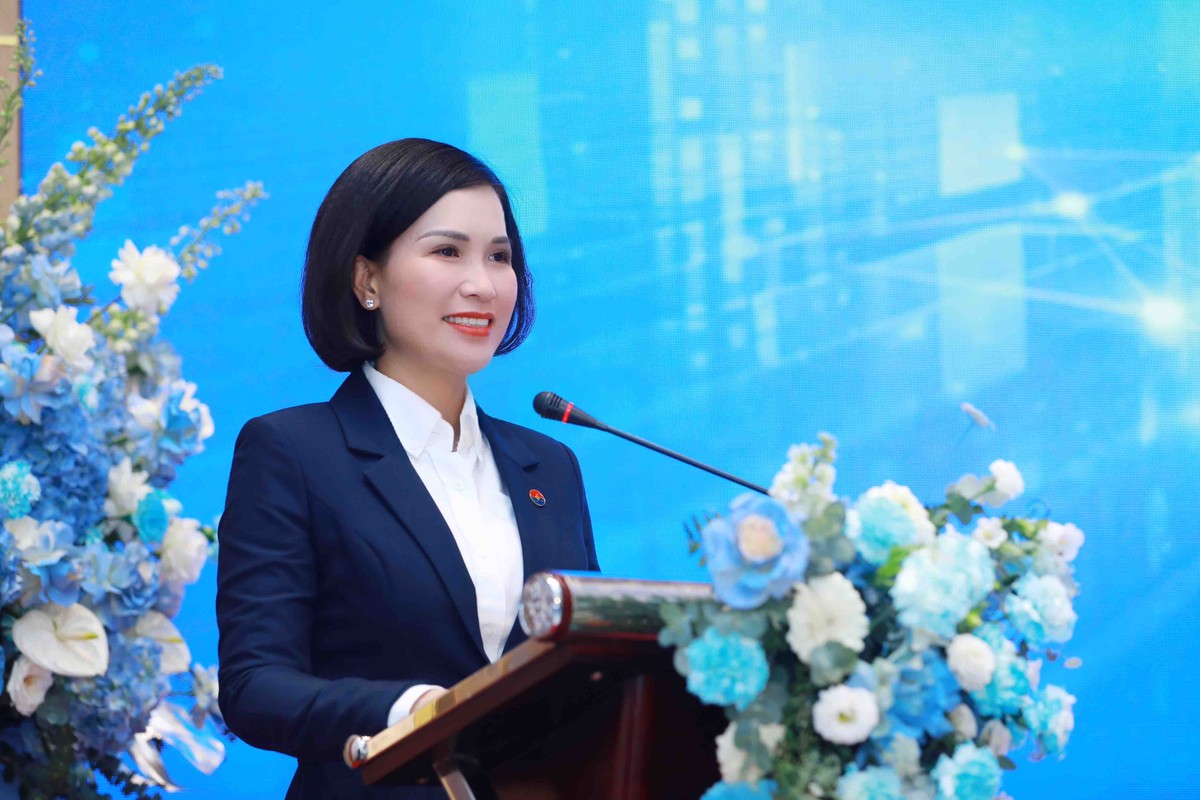 Bà Bùi Thị Thanh Hương – Chủ tịch HĐQT Link Vào Nhà Cái KL99 COM Tặng +199k TMCP Quốc Dân chia sẻ với Trang Chủ KL99Com Số 1 Link Đăng Ký KL999 tại Đại hội