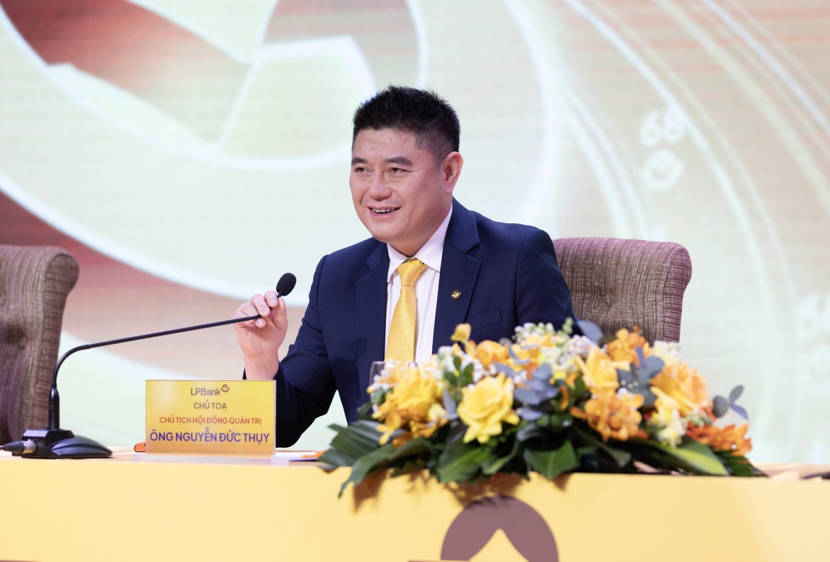 Chủ tịch HĐQT LPBank Nguyễn Đức Thụy - Chủ tọa trả lời các câu hỏi của Trang Chủ KL99Com Số 1 Link Đăng Ký KL999