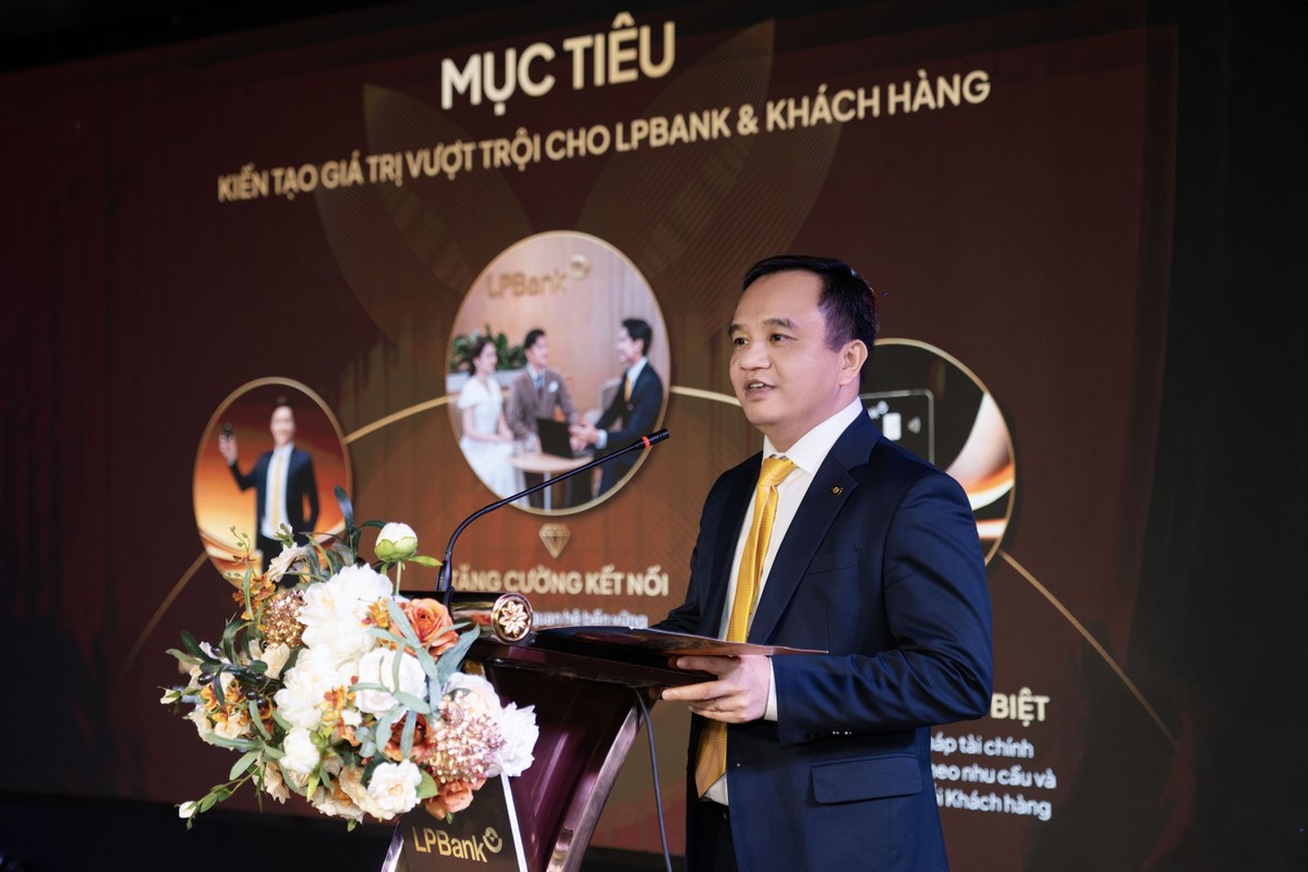 Ông Đặng Công Hoàn - Phó tổng giám đốc kiêm Giám đốc Link Vào Nhà Cái KL99 COM Tặng +199k Bán lẻ LPBank phát biểu tại sự kiện