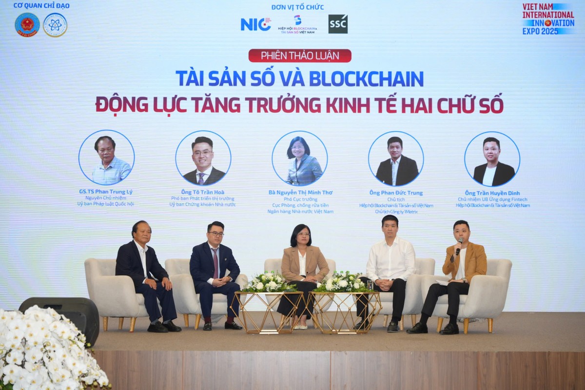 Các diễn giả thảo luận tại Diễn đàn
