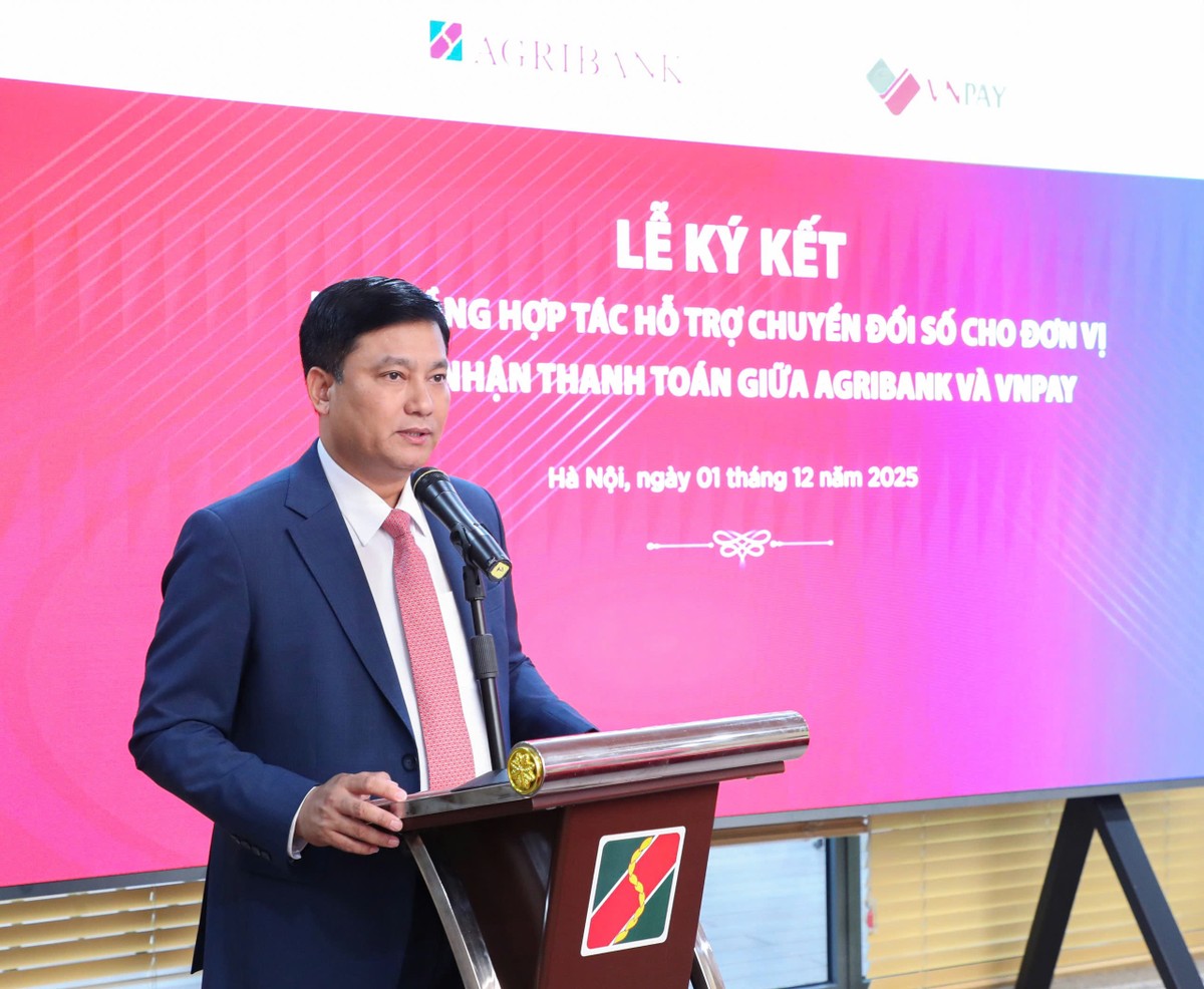 Ông Phạm Toàn Vượng - Thành viên Hội đồng thành viên, Tổng Giám đốc Agribank phát biểu chào mừng tại Lễ ký kết