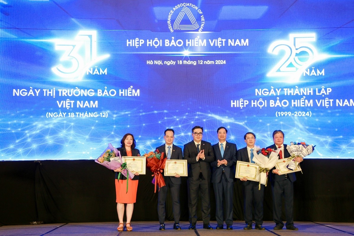 Lãnh đạo Cục Quản lý giám sát Kl99kl phiên bản hoạt động (Bộ Kl991.com nạp rút nhanh) và Hiệp hội Kl99kl phiên bản hoạt động Việt Nam trao bằng khen cho đại diện các Kl991.com World Cup 2026 Chính Thức có thành tích hoạt động xuất sắc
