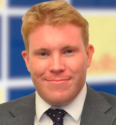 Ông Matthew Powell