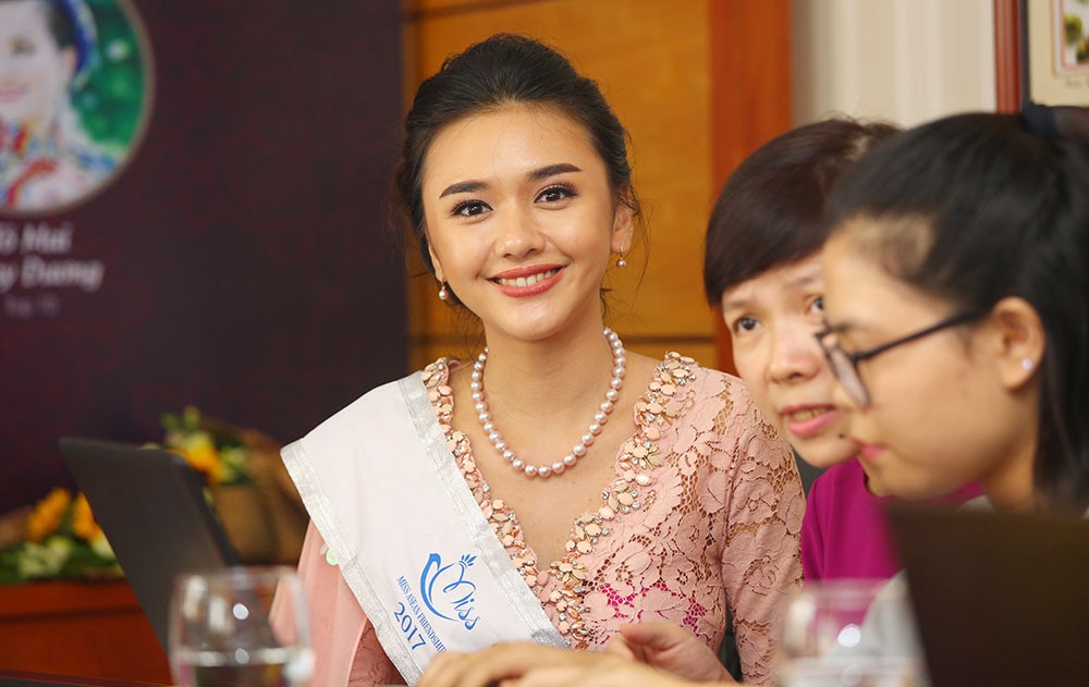 Hoa hậu, Á hậu và Top 10 Miss ASEAN Frendship 2017 giao lưu trực tuyến với độc giả Báo Kl99ok phiên bản mới ảnh 72