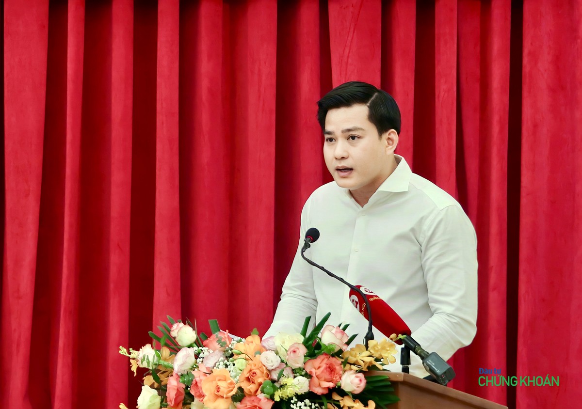 Ông Hoàng Hải, Cục trưởng Cục Quản lý nhà và Thị trường Web Tổng Nhà Cái 99Kl99 Giải Trí Bậc Nhất (Kl99 nổ hũ) phát biểu tại Họp báo Kl99 nổ hũ chiều 13/6 (Ảnh: M.Minh)