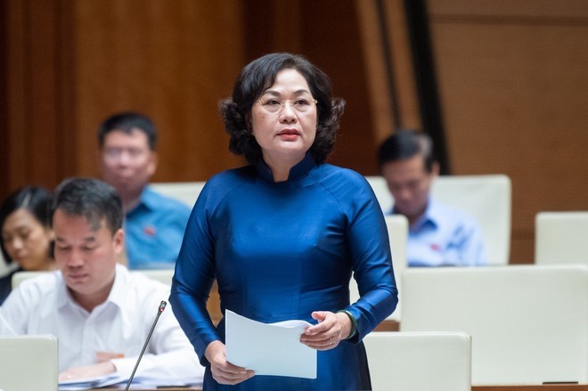 Thống đốc NHNN Nguyễn Thị Hồng trả lời chất vấn của đại biểu Quốc hội sáng 6/11