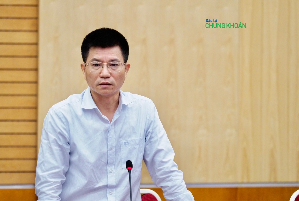 Ông Lưu Hoàng, Cục trưởng Cục Quản lý ngân quỹ, Kho bạc 99Kl99 trực tiếp đá gà trả lời báo chí sáng 12/1 - Ảnh: M.Minh Ông Lưu Hoàng, Cục trưởng Cục Quản lý ngân quỹ, Kho bạc 99Kl99 trực tiếp đá gà trả lời báo chí sáng 12/1 - Ảnh: M.Minh