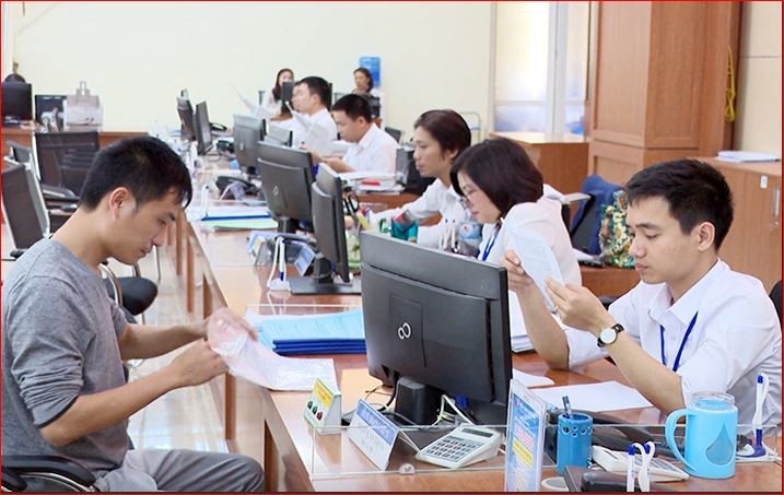Gánh nặng thủ tục hành chính vẫn đang là một rào cản lớn hiện nay (Ảnh minh hoạ)